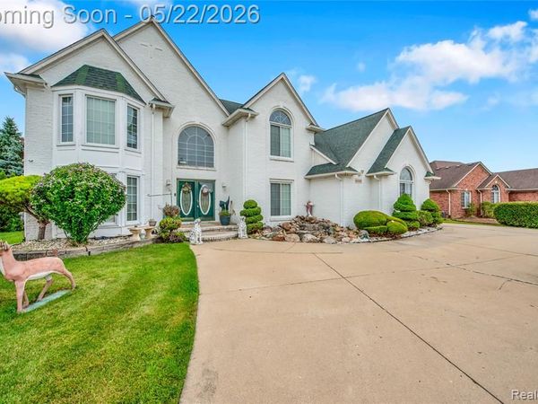 43468 Hoptree Drive, Sterling Heights, MI 48314