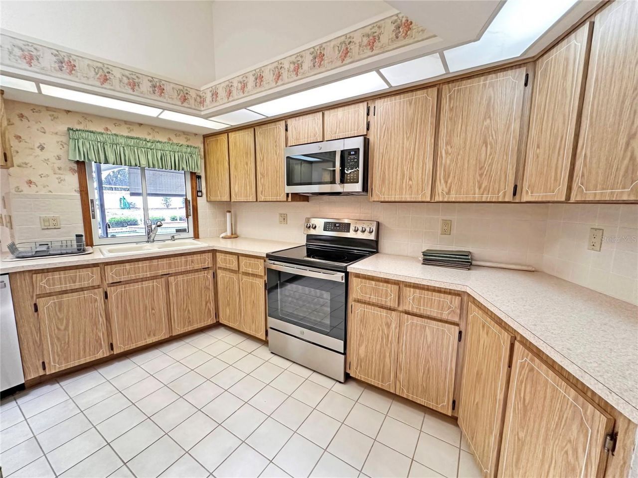 8262 Delaware Drive , Weeki Wachee, FL 34607 Photo