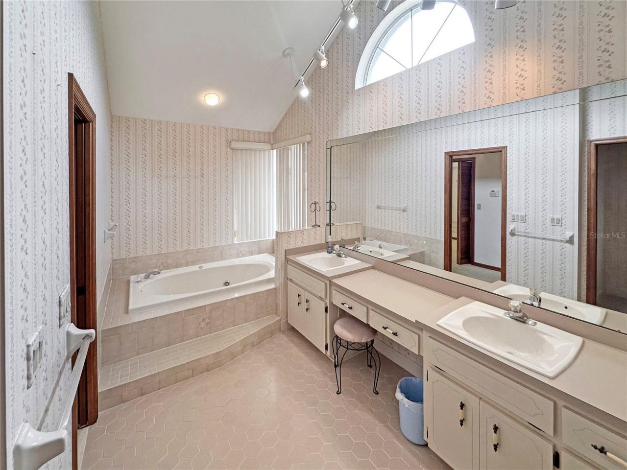 8262 Delaware Drive , Weeki Wachee, FL 34607 Photo