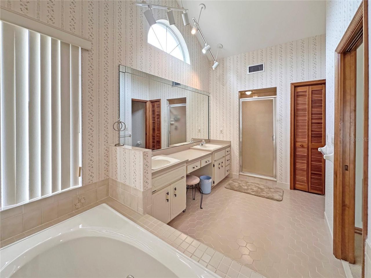 8262 Delaware Drive , Weeki Wachee, FL 34607 Photo