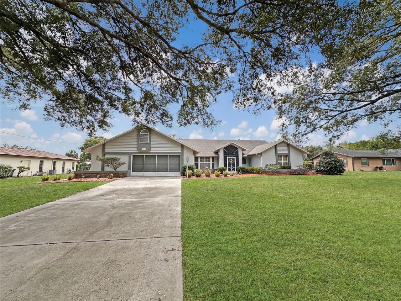 8262 Delaware Drive , Weeki Wachee, FL 34607 Photo
