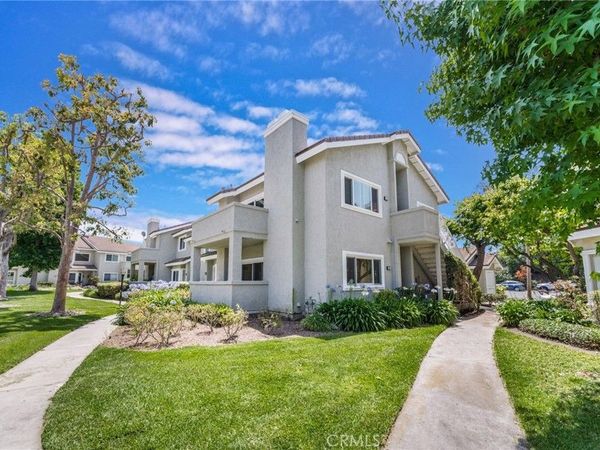 24 Greenmoor, Unit 12, Irvine, CA 92614
