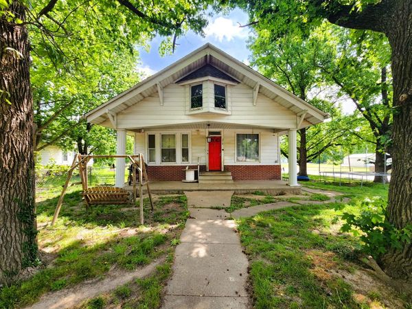 214 S Bush Avenue , Hurst, IL 62949