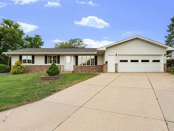 307 14th Place NW, Austin, MN 55912