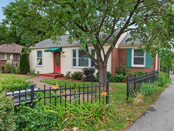 3210 Southlake Dr, Nashville, TN 37211