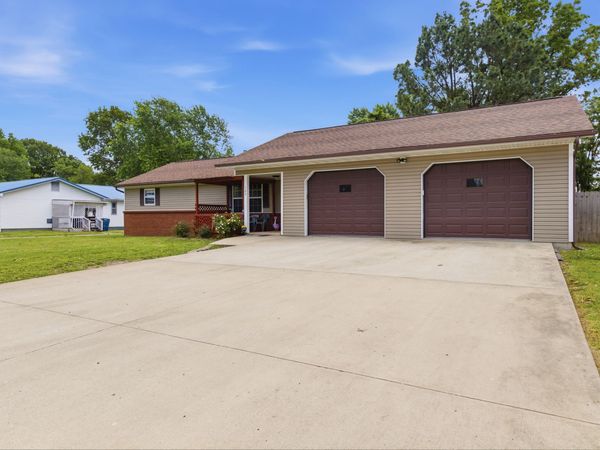 109 Circle Drive , Monett, MO 65708