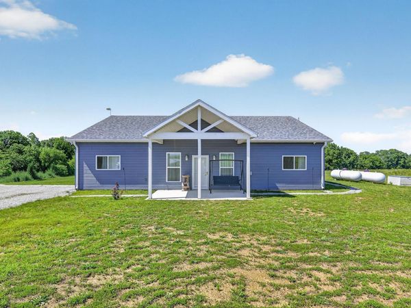 25385 U.S. 54 , Walker, MO 64790