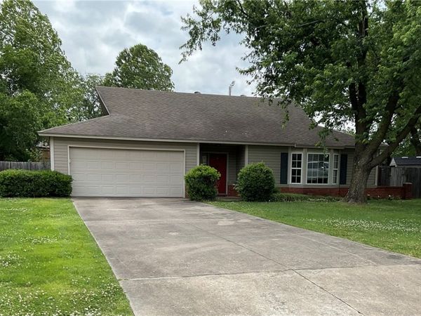 2725 Highland Circle , Rogers, AR 72756