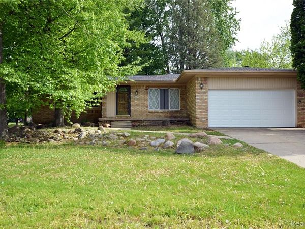 5200 Wishing Well Drive, Grand Blanc Twp, MI 48439