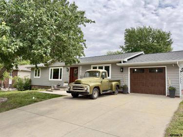 1510 Cherrywood Drive , Crete, NE 68333