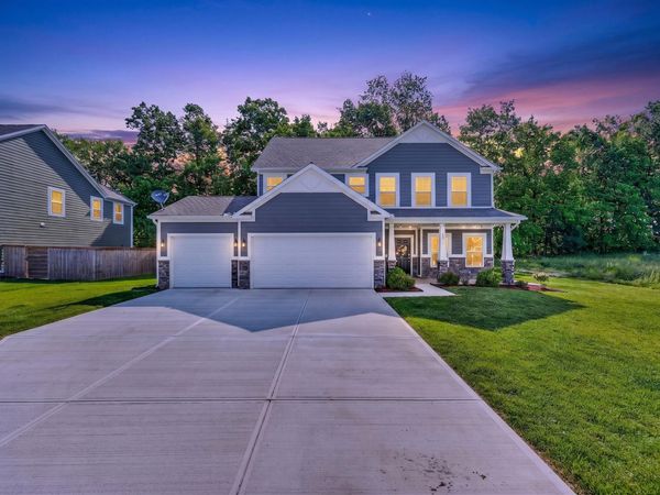 48 Manchester Drive, Trafalgar, IN 46181