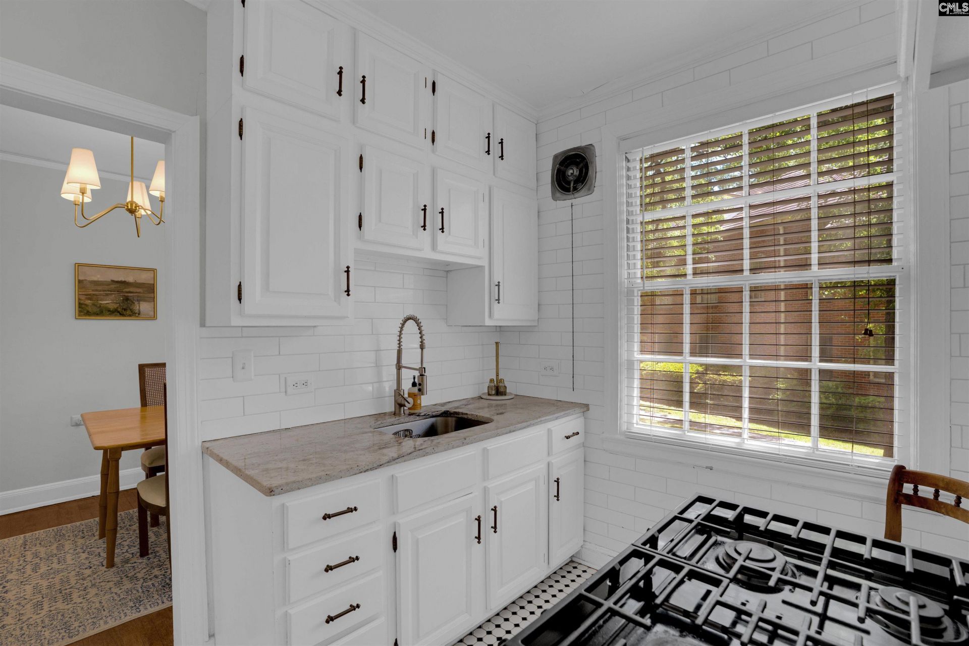 4103 Devine Street Photo 9