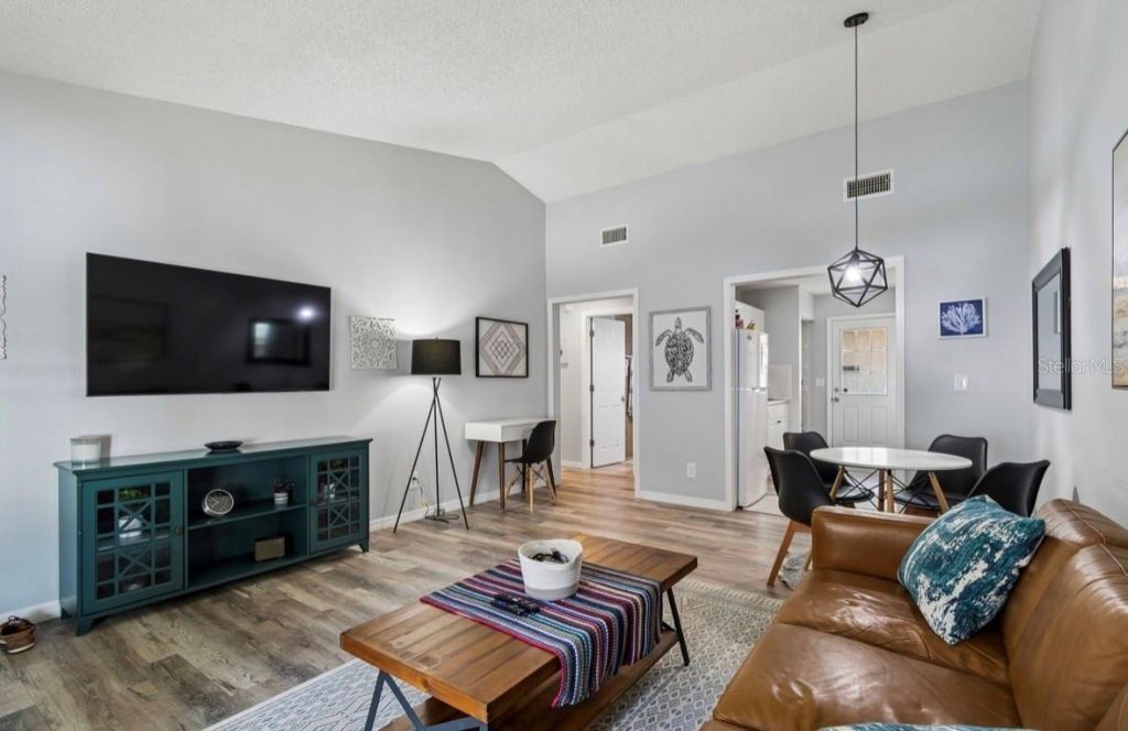 1812 Poinsettia Avenue, Tarpon Springs, FL 34689 Photo