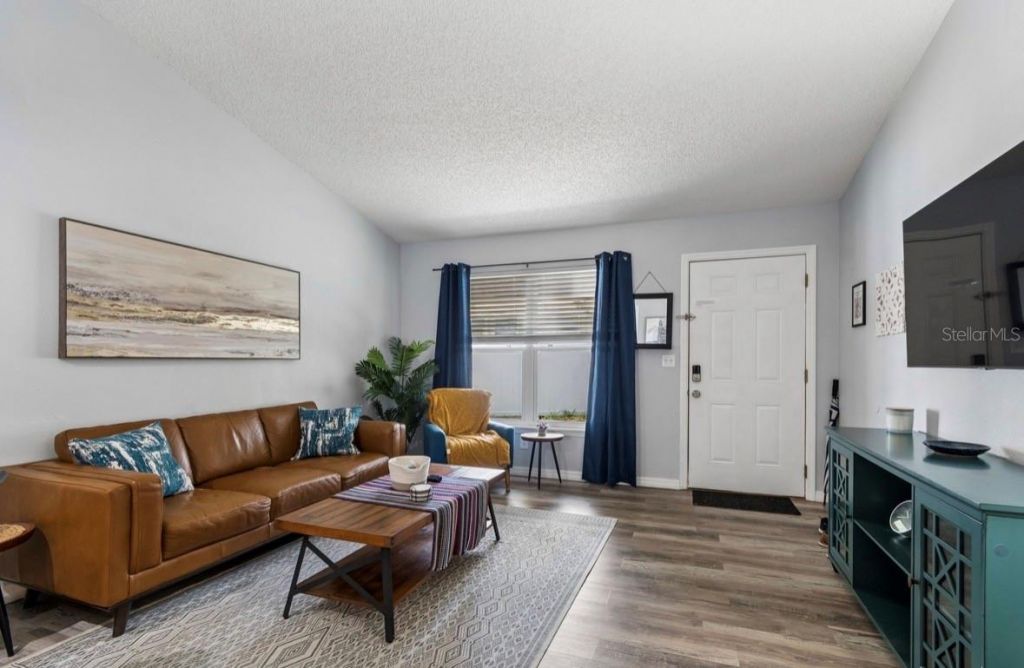 1812 Poinsettia Avenue, Tarpon Springs, FL 34689 Photo