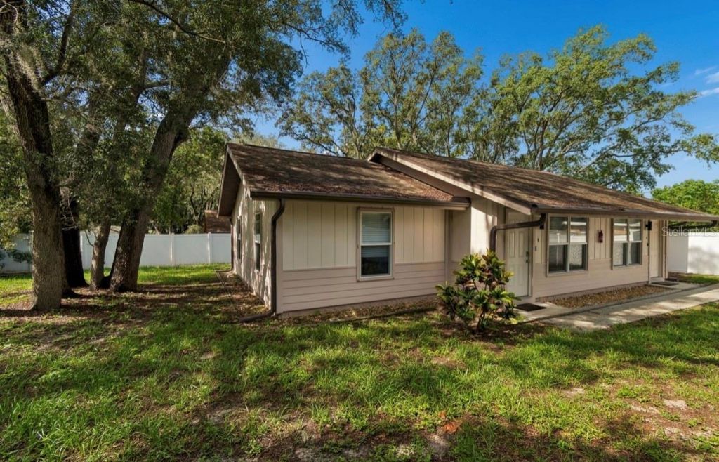1812 Poinsettia Avenue, Tarpon Springs, FL 34689 Photo