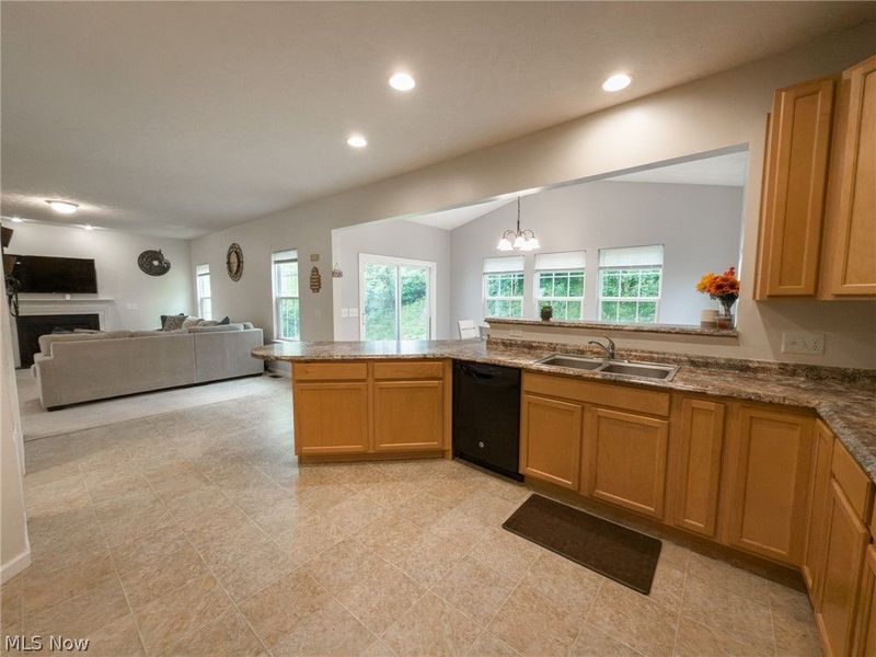 867 Starr Ridge Street SE, Massillon, OH 44646 Photo 11