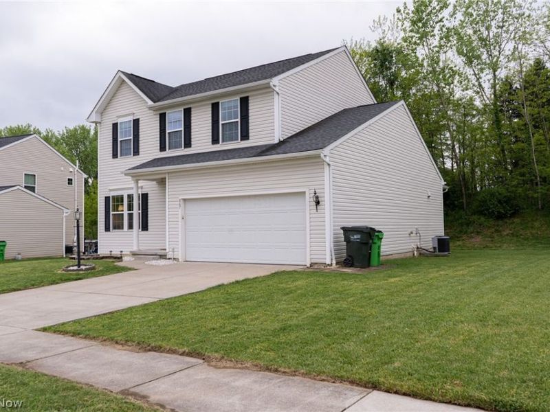867 Starr Ridge Street SE, Massillon, OH 44646 Photo 2