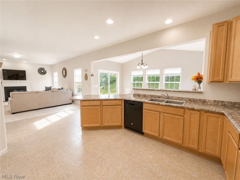 867 Starr Ridge Street SE, Massillon, OH 44646 Photo 9