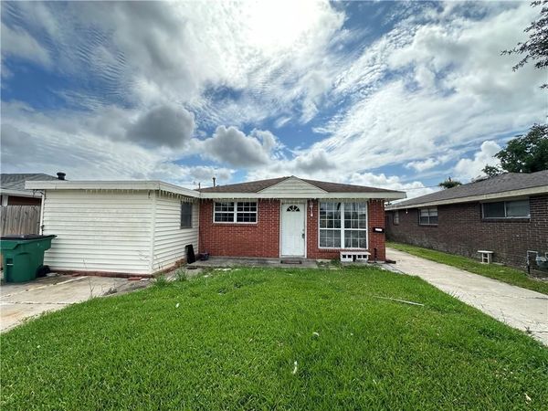 1645 DOGWOOD Drive, Harvey, LA 70058