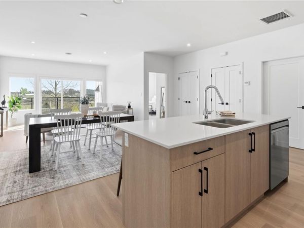 7057 Central Saanich Rd, Unit #301, Central Saanich, BC V8M 1Y3