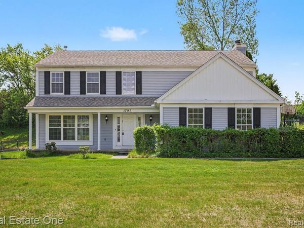 1797 Poppleton Drive, West Bloomfield Twp, MI 48324