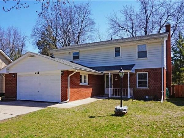 211 Woodsboro Drive, Royal Oak, MI 48067