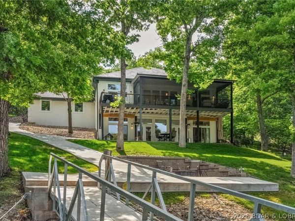 242 Brookhaven Lane , Villages, MO 65079