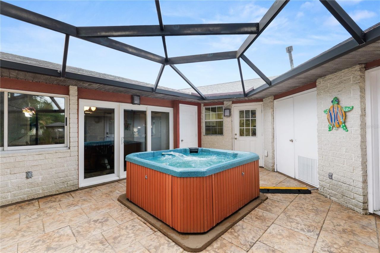 6230 Forestwood Drive W, Lakeland, FL 33811 Photo