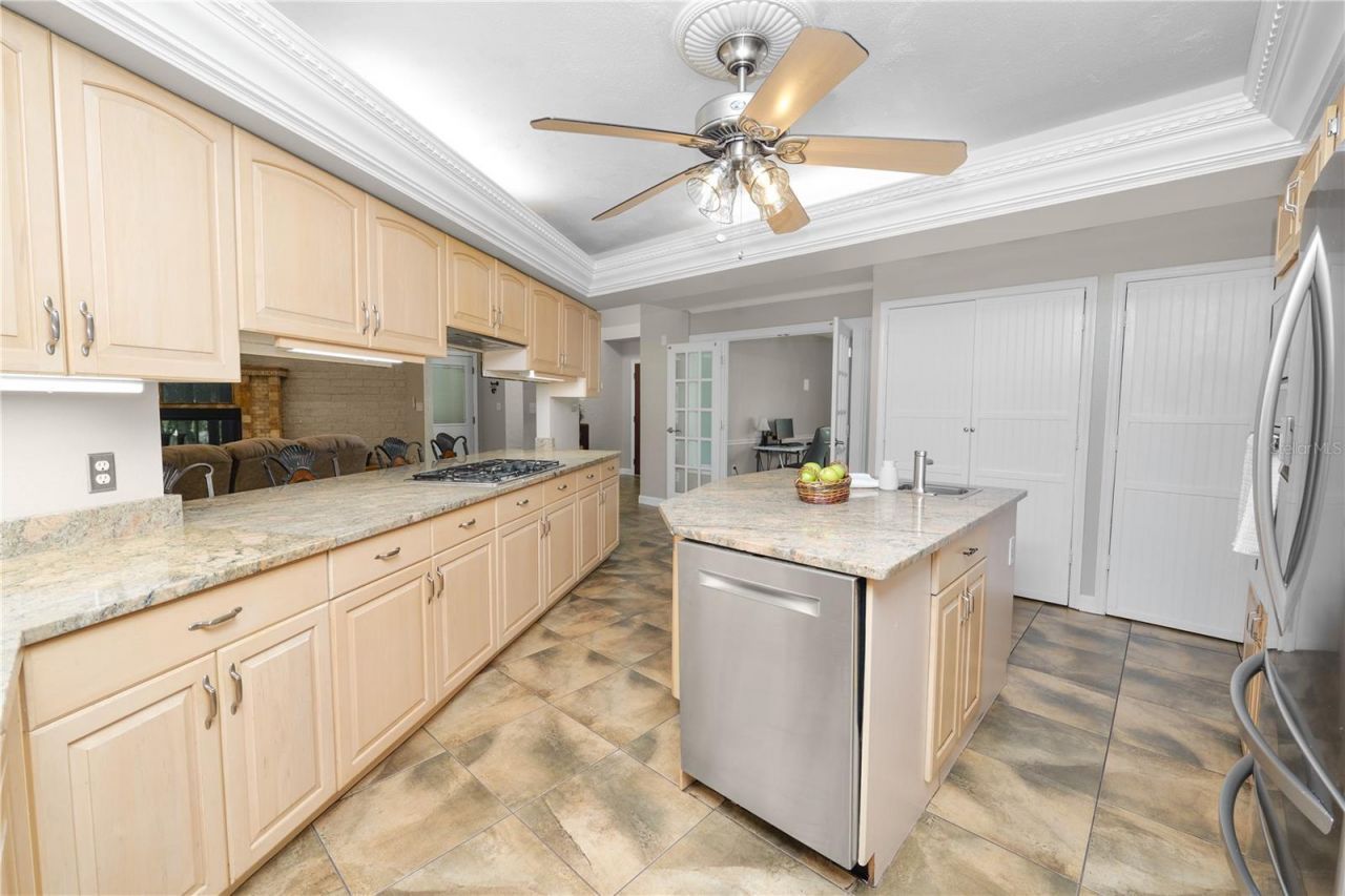 6230 Forestwood Drive W, Lakeland, FL 33811 Photo