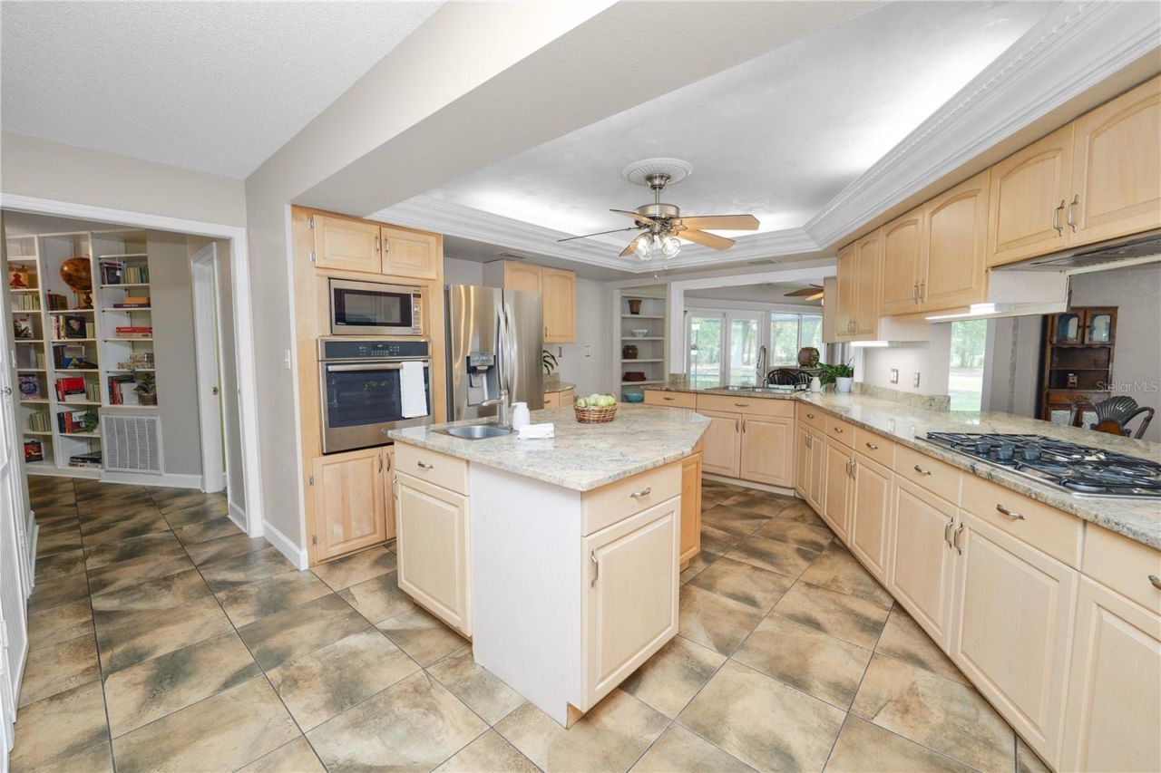 6230 Forestwood Drive W, Lakeland, FL 33811 Photo