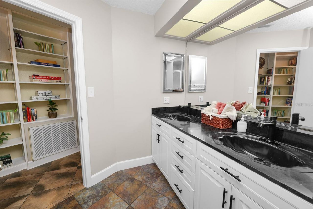 6230 Forestwood Drive W, Lakeland, FL 33811 Photo