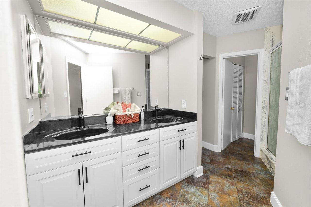 6230 Forestwood Drive W, Lakeland, FL 33811 Photo