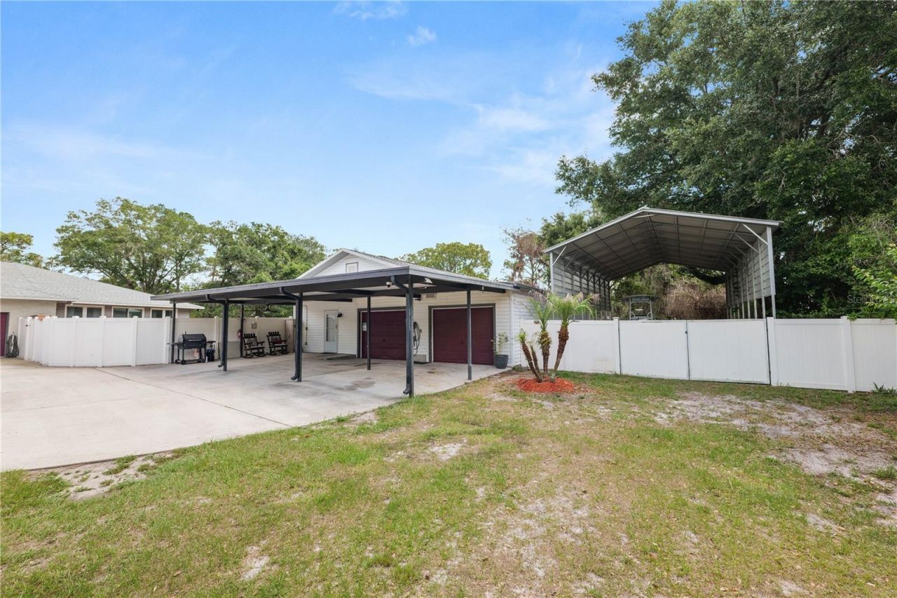 6230 Forestwood Drive W, Lakeland, FL 33811 Photo