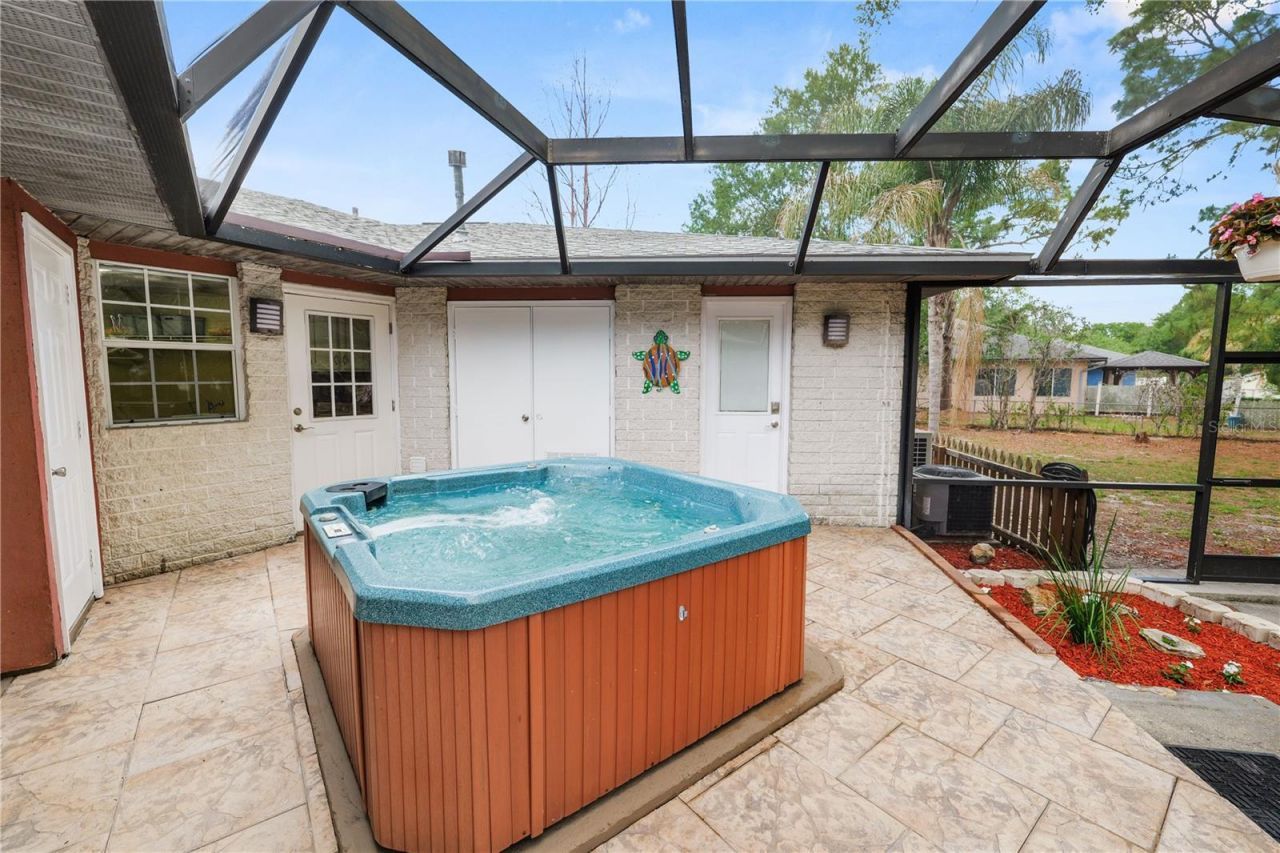 6230 Forestwood Drive W, Lakeland, FL 33811 Photo