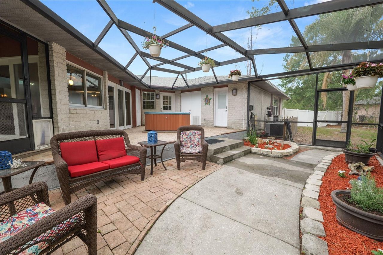 6230 Forestwood Drive W, Lakeland, FL 33811 Photo