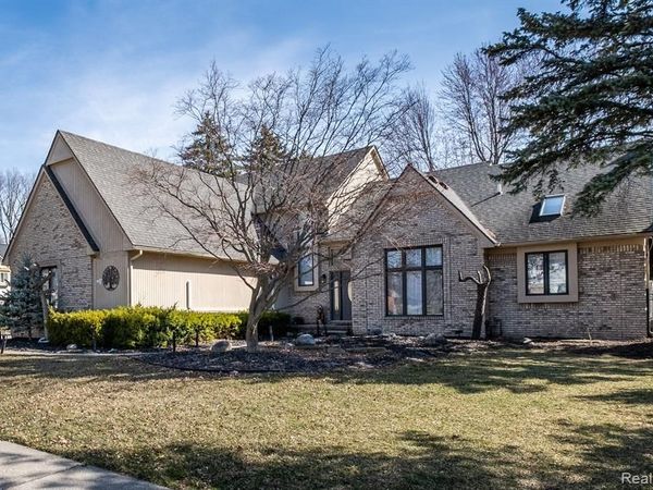 41924 ALDEN Drive, Clinton Twp, MI 48038