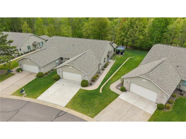 300 Deer Path, Unit 5, Osceola, WI 54020