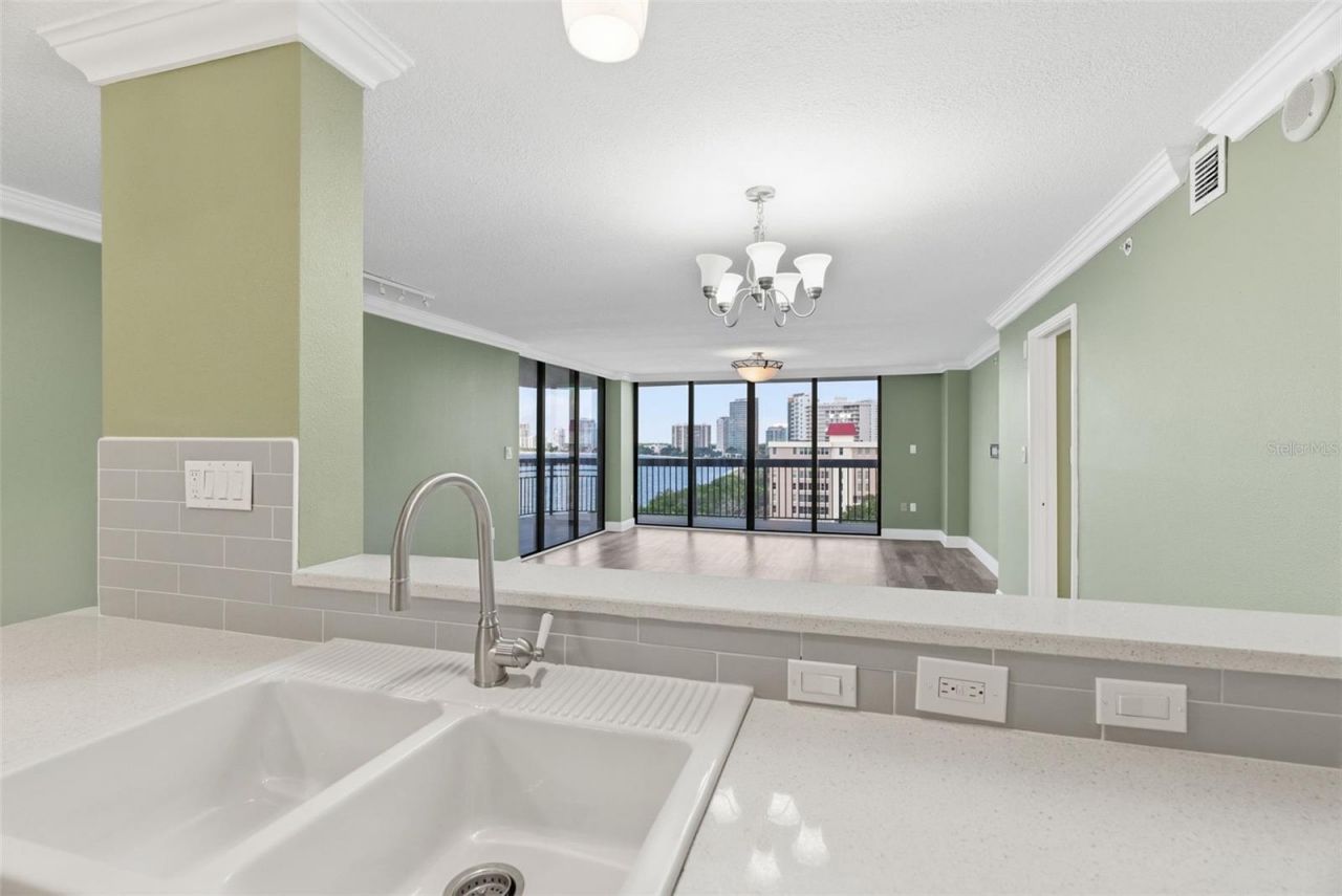 2413 Bayshore Boulevard, Unit 1004, Tampa, FL 33629 Photo