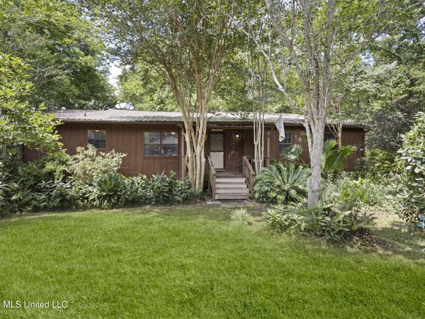 2831 Belmont Drive, Ocean Springs, MS 39564