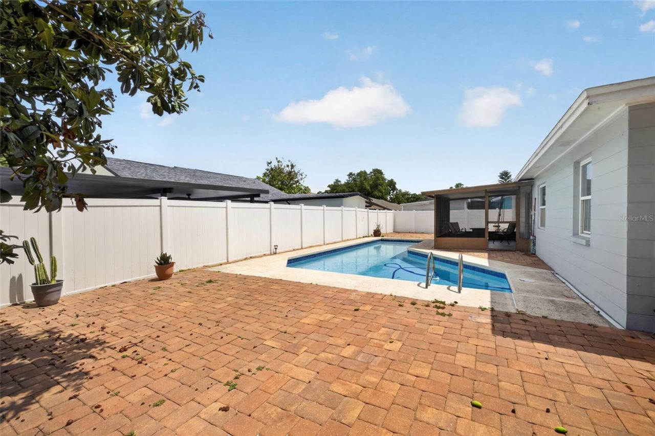 11207 Fireside Drive , Tampa, FL 33625 Photo