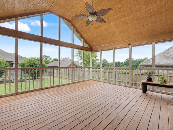 211 Monroe Street , Centerton, AR 72719