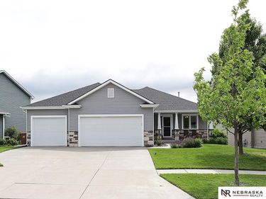 8300 Emery Lane , Lincoln, NE 68516