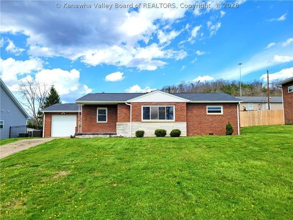 1002 Drew Street, Milton, WV 25541