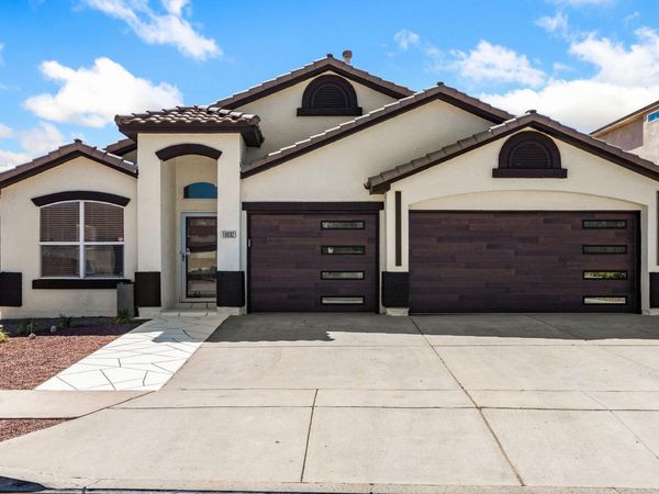 10032 Calle Bella NW, Albuquerque, NM 87114