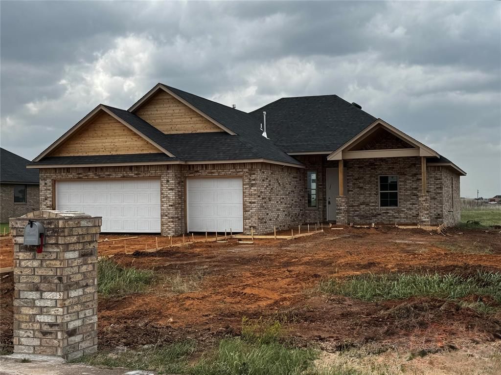 29747 Jade Street, Cashion, OK 73016 Main Photo
