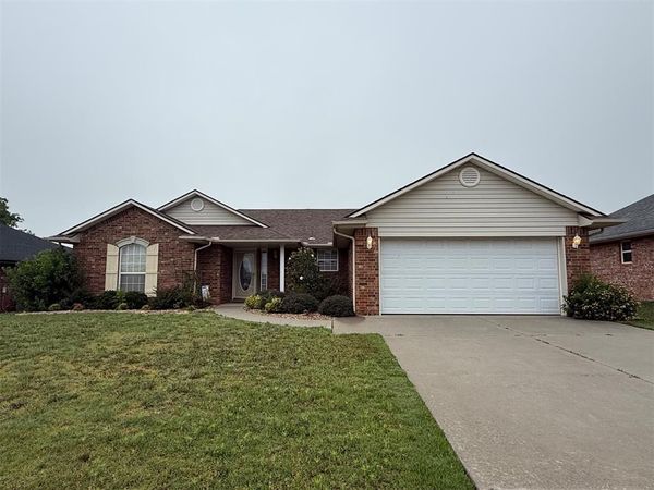 1926 E Aspen Place, Shawnee, OK 74804