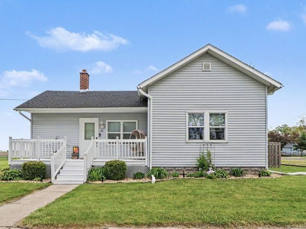 401 North Street , Wheeler, IN 46393