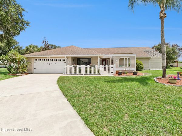 1334 Cherry Hills Road NE, Palm Bay, FL 32905