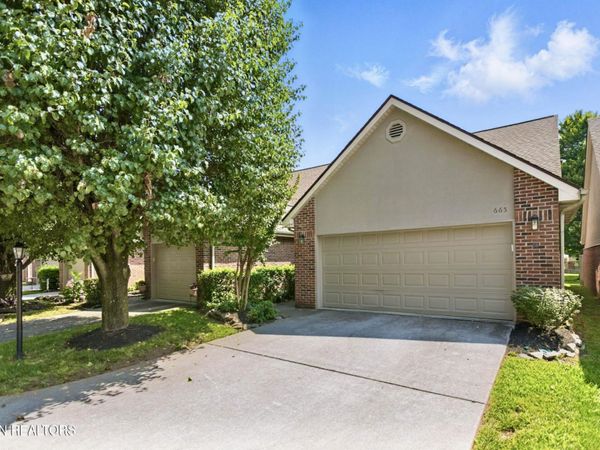 665 Farragut Commons Drive, Knoxville, TN 37934