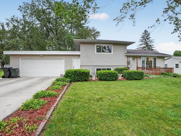 3124 Pridemore Drive, Cedar Falls, IA 50613